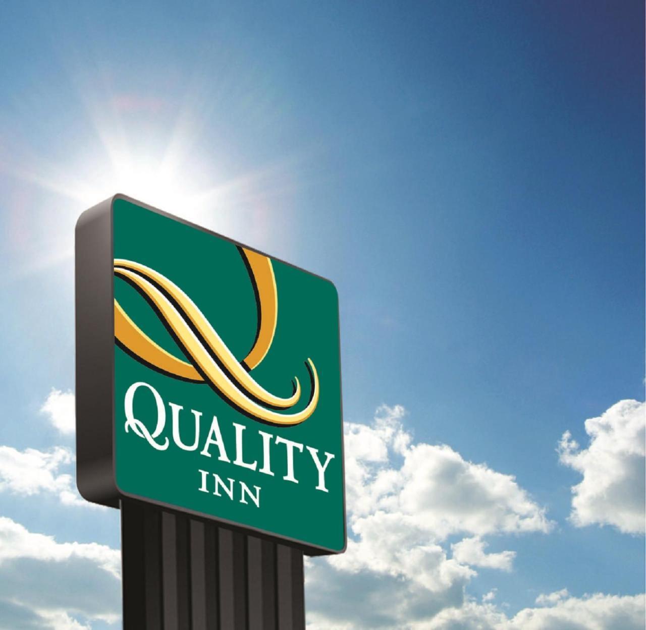 Quality Inn & Suites Detroit Lakes Exterior photo